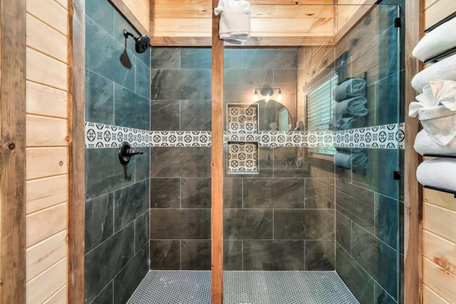 Tranquil Mountain Getaway By Ghosal Luxury Lodging Gatlinburg Esterno foto